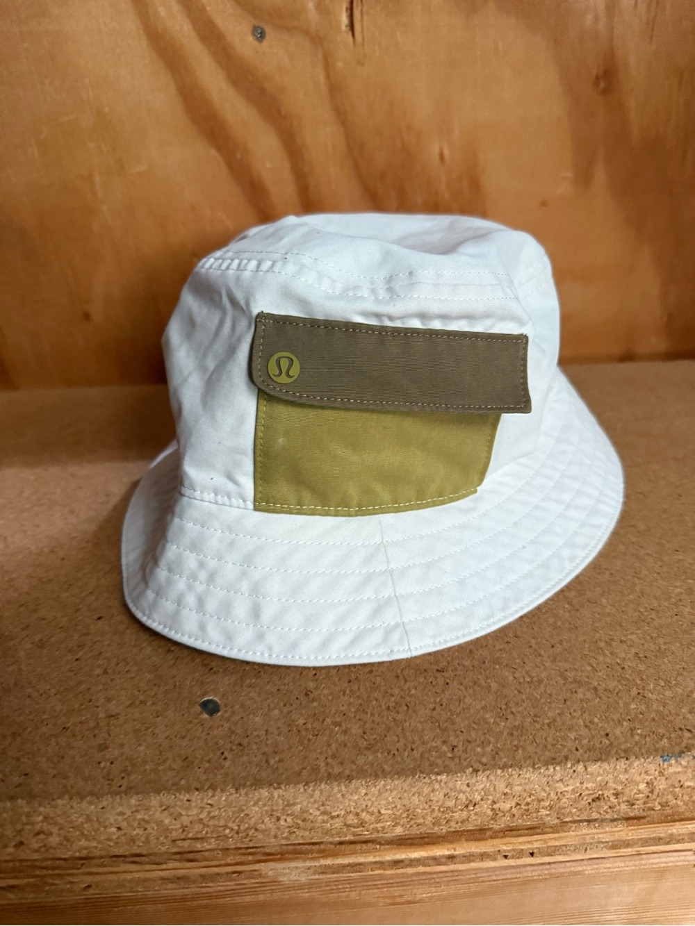 lululemon athletica White Bucket Hat with Olive Pocket Accent